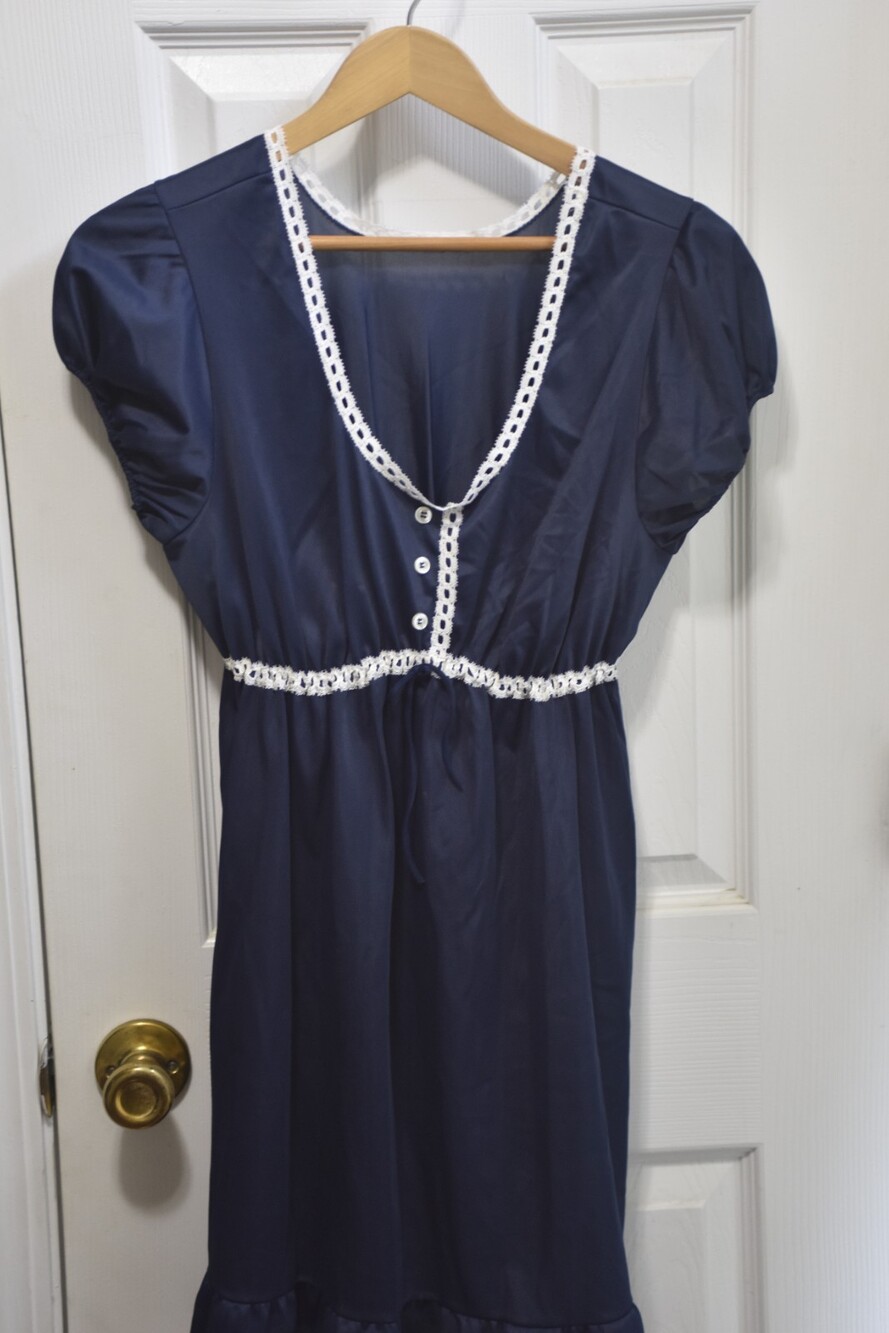 Vtg Formfit Rogers 80s Blue w/white lace Negligee Sz S LSC037